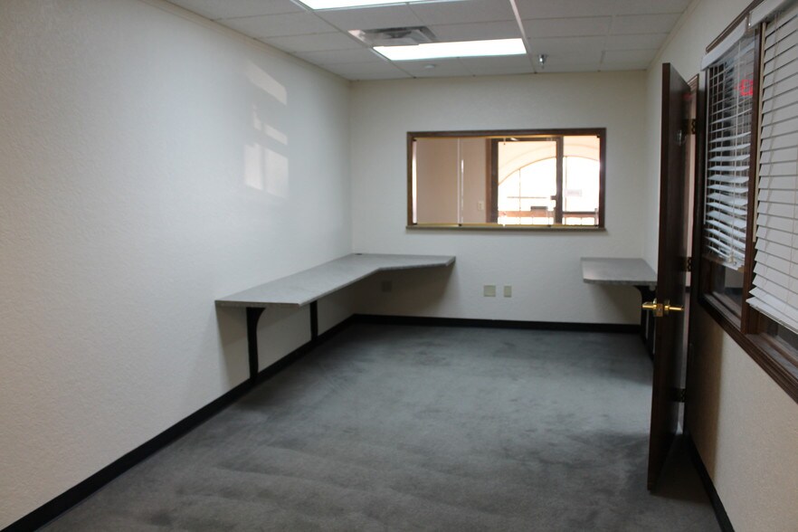 More Photos Of 1501 Centre St, Rapid City Office For Lease