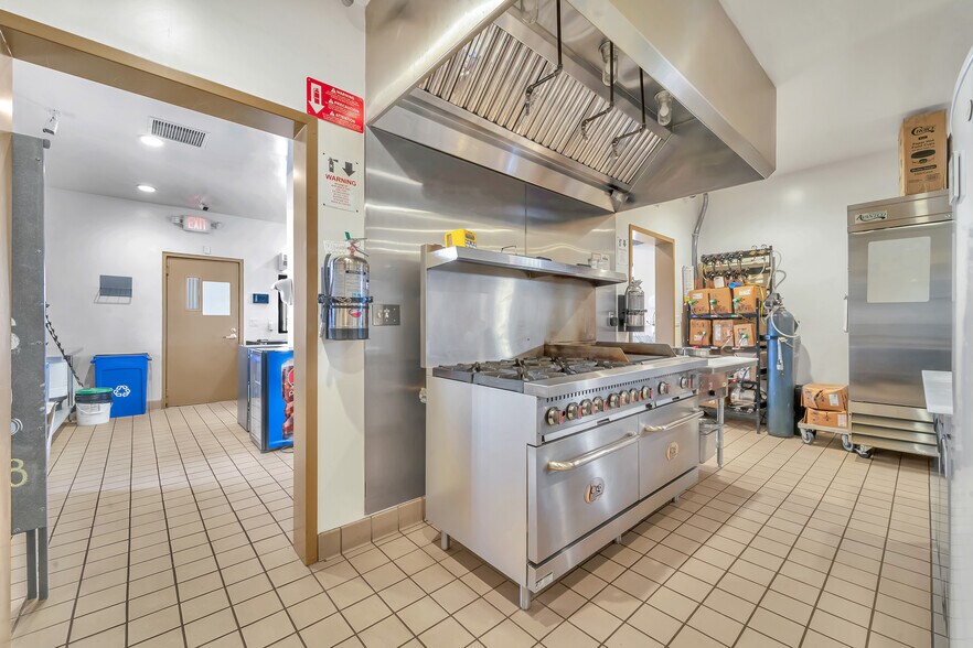 More Photos Of 10624 S. Loop blvd, California City Fast Food For Sale