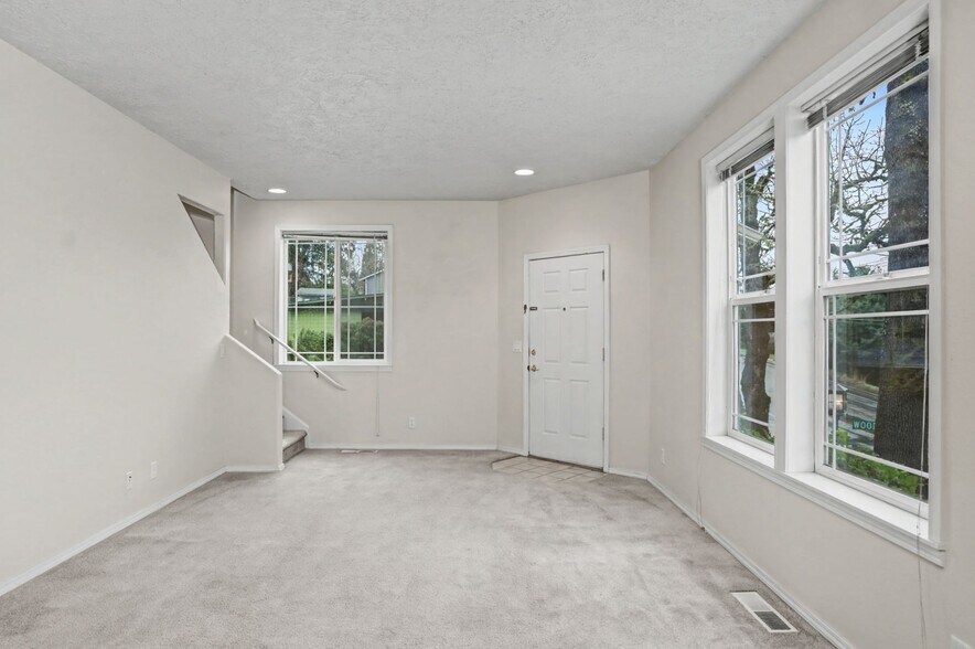 More Photos Of 505 Woodland Dr NW, Salem Multifamily For Sale