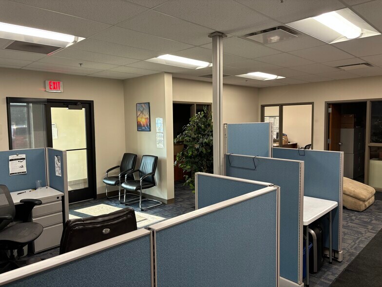 More Photos Of 9175 S Innovation Dr, Daleville Warehouse For Lease