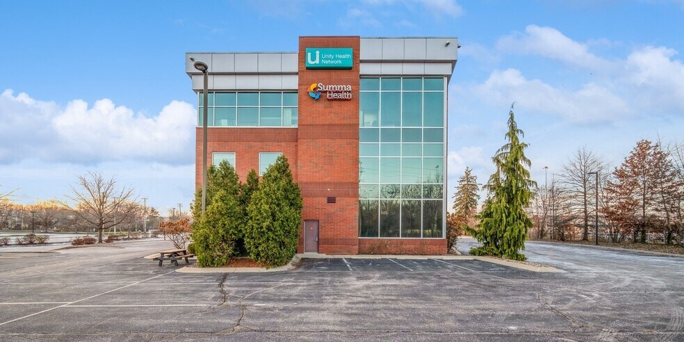 More Photos Of 701 White Pond Dr, Akron Medical For Lease