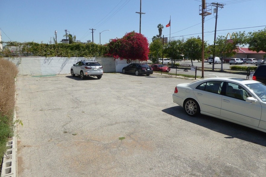 More Photos Of 6841 Crenshaw Blvd, Los Angeles Veterinarian Kennel For Lease