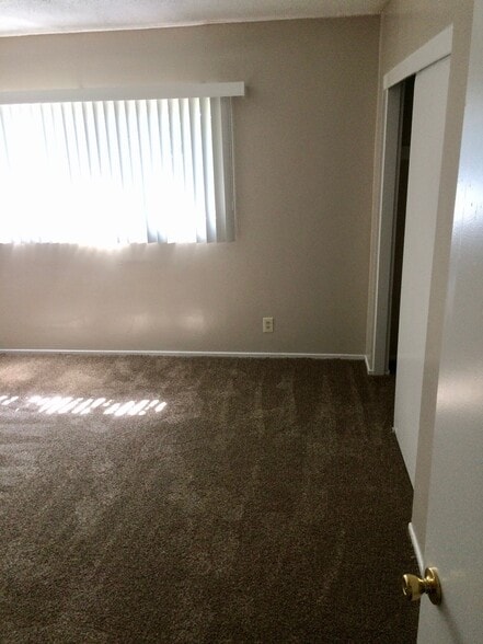 More Photos Of 1804 W Glen Ave, Anaheim Apartments For Sale