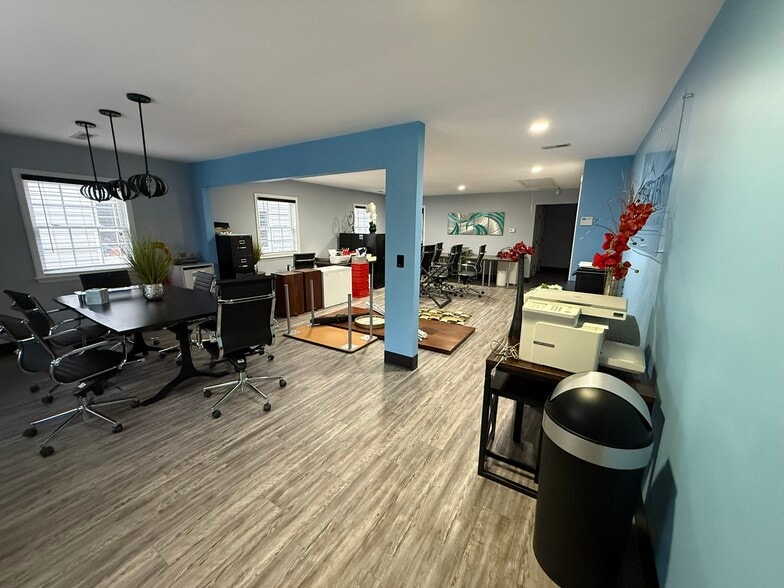 More Photos Of 1015-1029 Bullard Ct, Raleigh Office For Sale