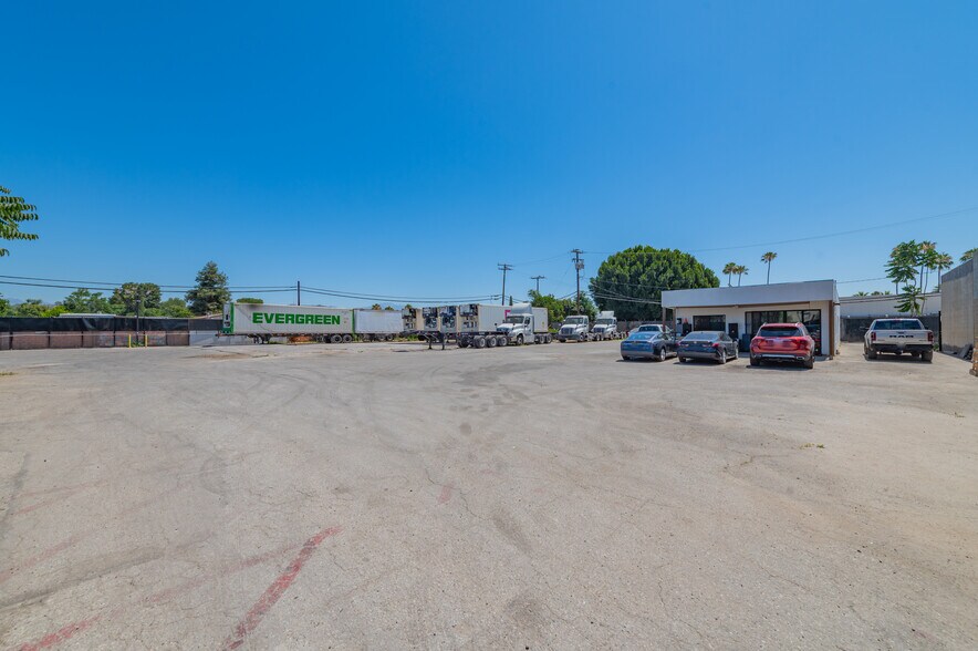 More Photos Of 18117-18119 E Valley Blvd, La Puente Land For Lease
