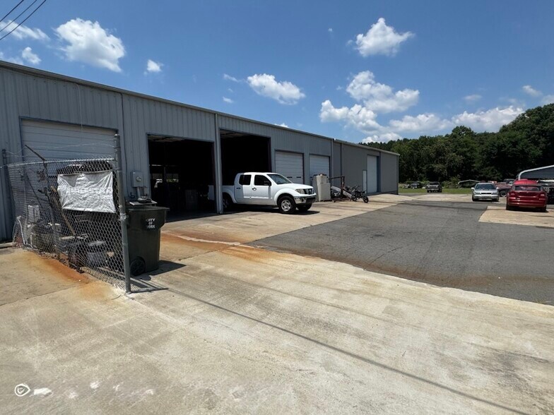 More Photos Of 975-979 E Liberty St, York Auto Dealership For Sale