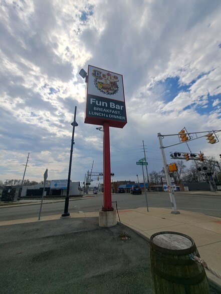 More Photos Of 5900 Miller Ave, Gary Restaurant For Sale