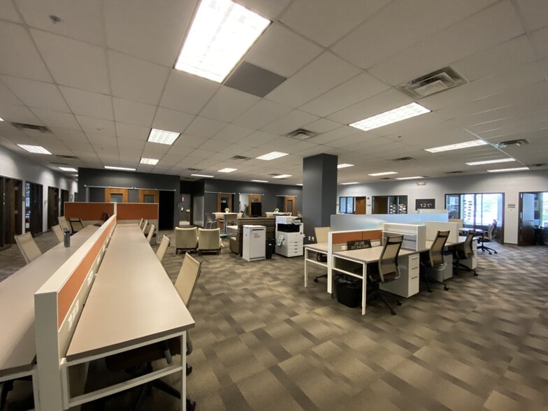 More Photos Of 4929 E 96th St, Indianapolis Office Residential For Sale
