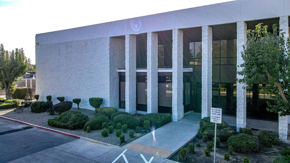 More Photos Of 3185 M St, Merced Medical For Sale