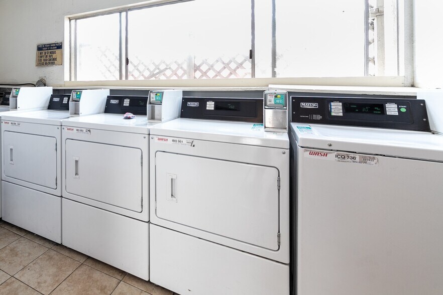 More Photos Of 130 N Alexandria Ave, Los Angeles Apartments For Sale