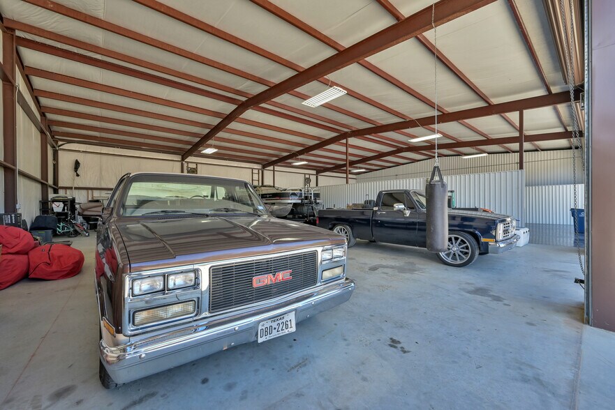 More Photos Of 15513 Capitol Hill Rd, Montgomery Service For Sale