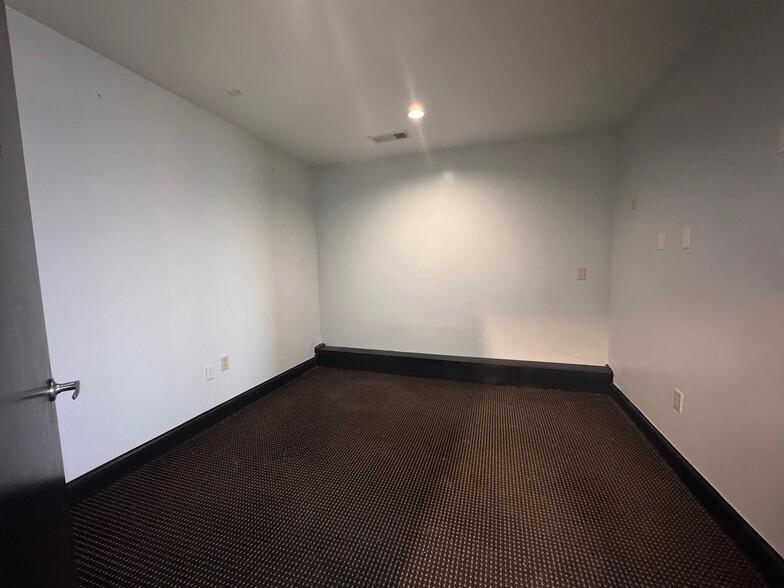 More Photos Of 6254 Memorial Dr, Stone Mountain Storefront Retail Office For Lease