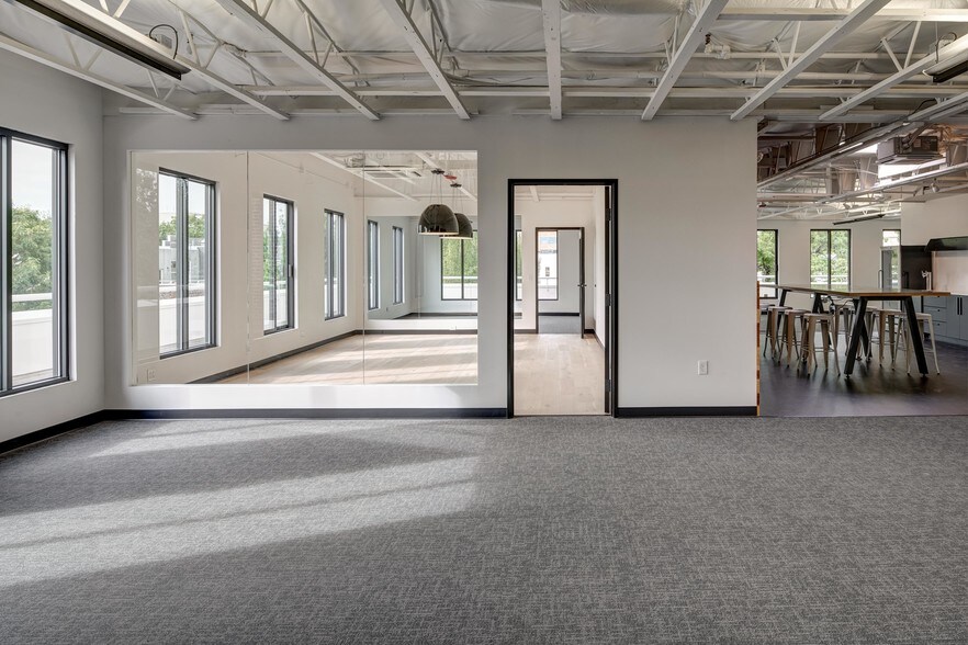 More Photos Of 115 SW Ash St, Portland Office For Lease