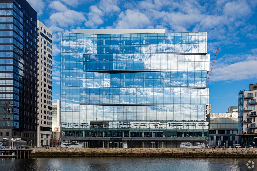 More Photos Of 200 Pier Four Blvd, Boston Office For Lease