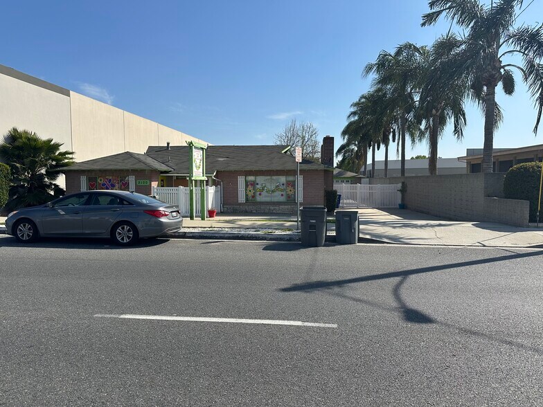 More Photos Of 2100 E Lambert Rd, La Habra Contractor Storage Yard For Sale