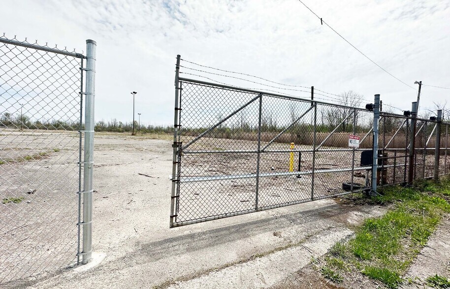 More Photos Of 900 Helena St, Fort Erie Land For Lease