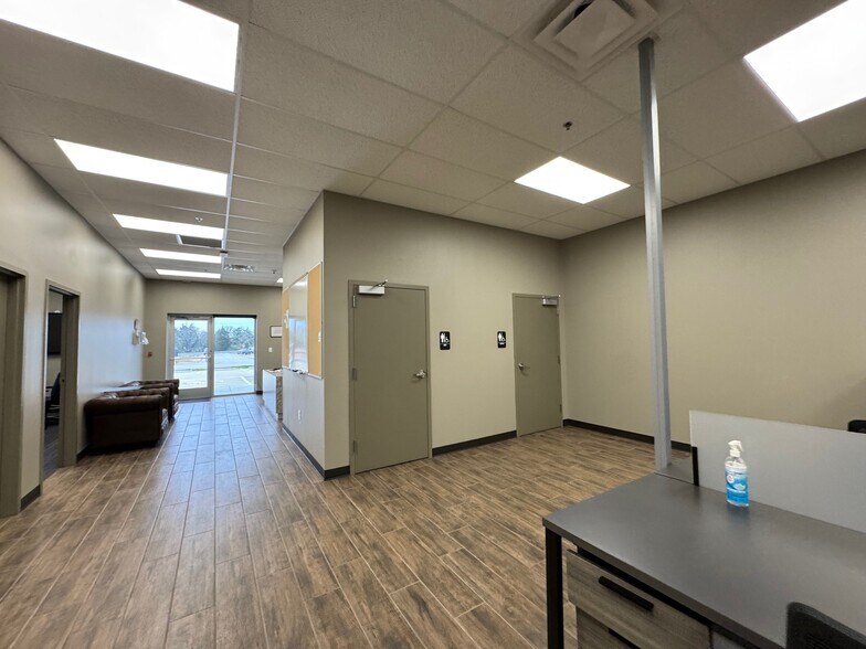 More Photos Of 5936 Imperial Loop, College Station Industrial For Lease