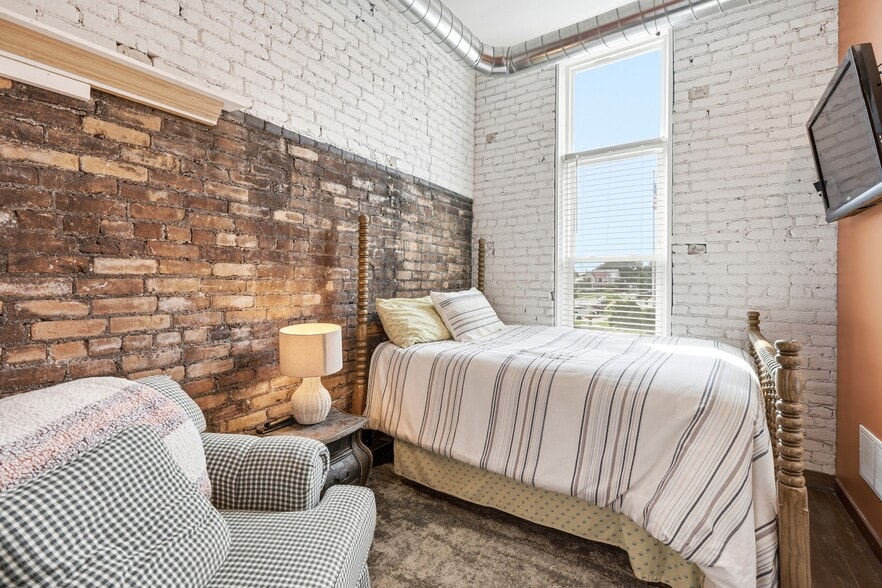 More Photos Of 106 N Orange St, Albion Storefront For Sale