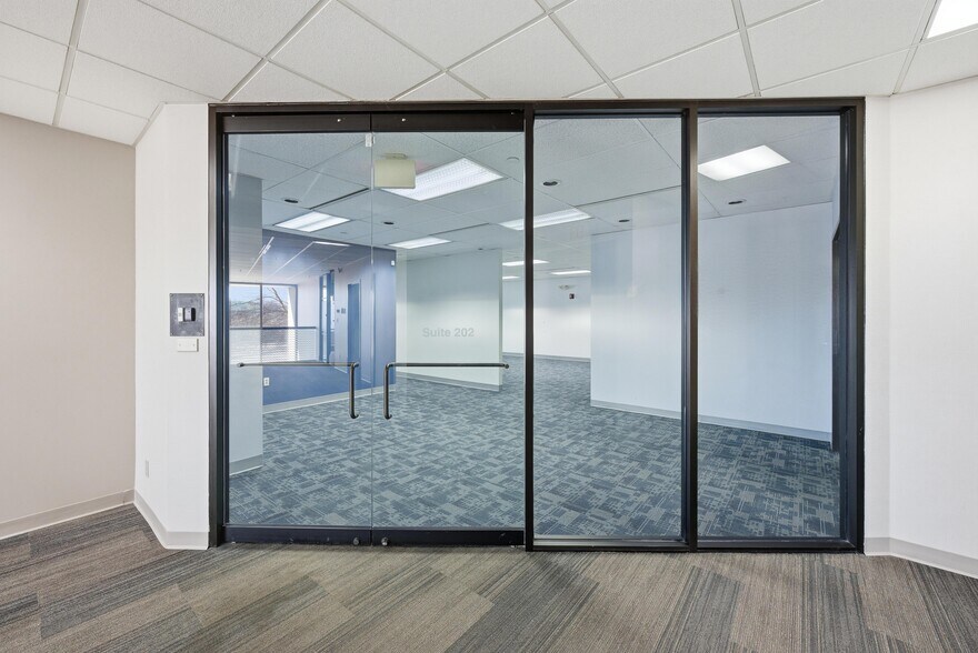 More Photos Of 8790 Governors Hill Dr, Cincinnati Office For Sale
