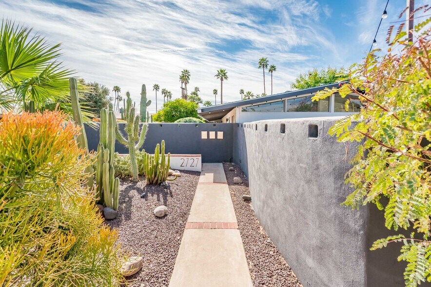 More Photos Of 2727 E Montecito Ave, Phoenix Multifamily For Sale