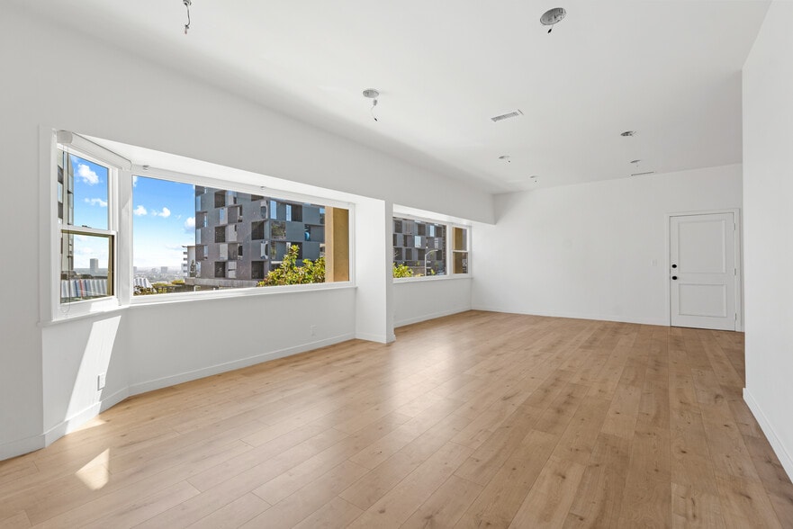 More Photos Of 8519-8527 W Sunset Blvd, West Hollywood Storefront Retail Office For Lease