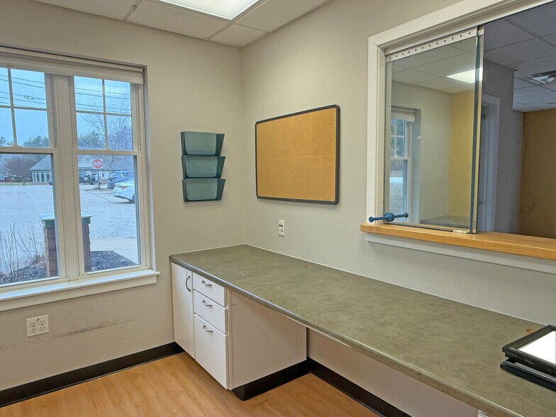 More Photos Of 5 Clark Way, Somersworth Medical For Lease