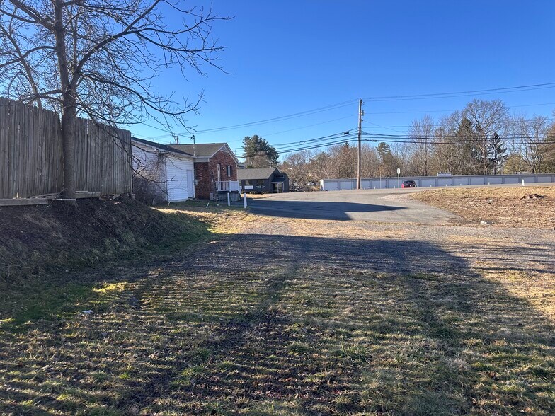 More Photos Of 346 Rural Acres Dr, Beckley Showroom For Sale