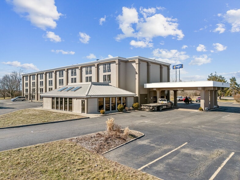 More Photos Of 5335 Broadmoor Cir NW, Canton Hotel For Sale