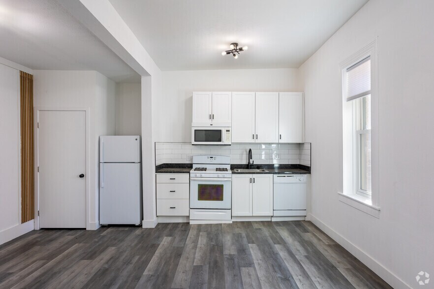 More Photos Of 2031-2033 Curtis St, Denver Apartments For Lease