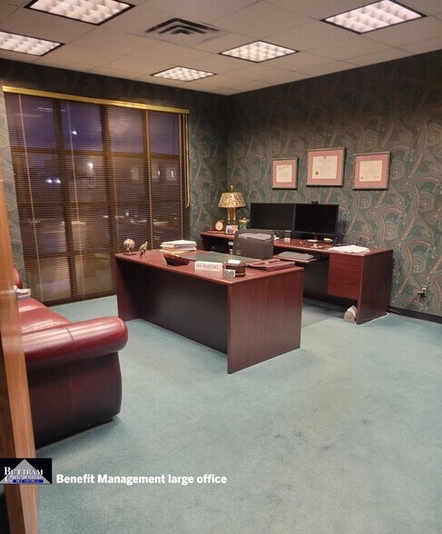 More Photos Of 2660 E 32nd St, Joplin Office Residential For Sale