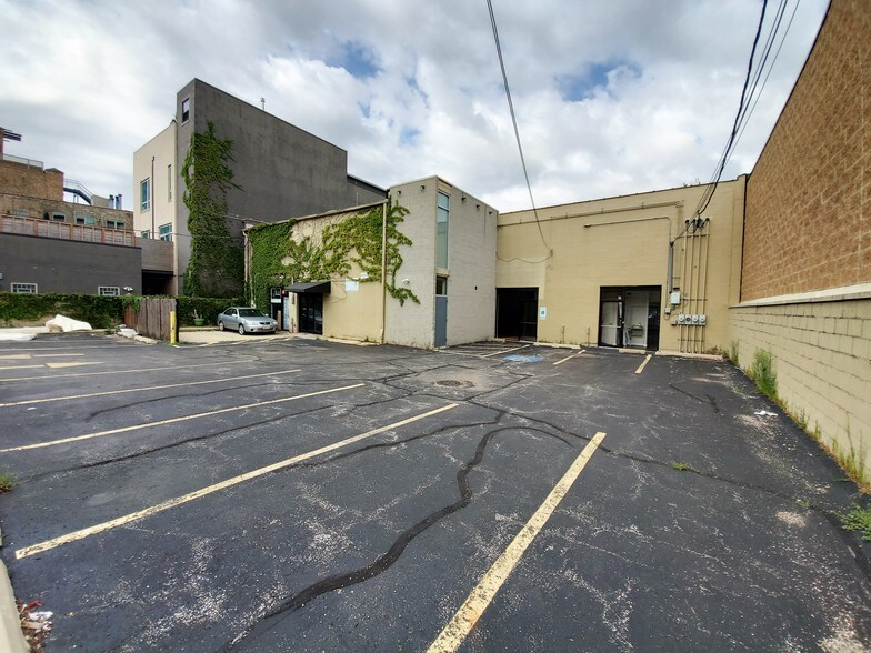More Photos Of 1721 N Damen Ave, Chicago Storefront For Lease