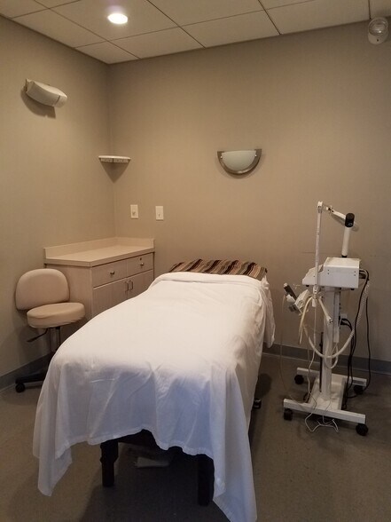 More Photos Of 1860-1868 Centre St, West Roxbury General Retail For Sale