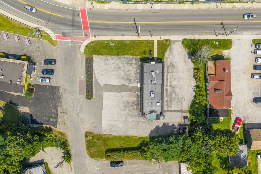 More Photos Of 50 W Center St, Lee Fast Food For Sale