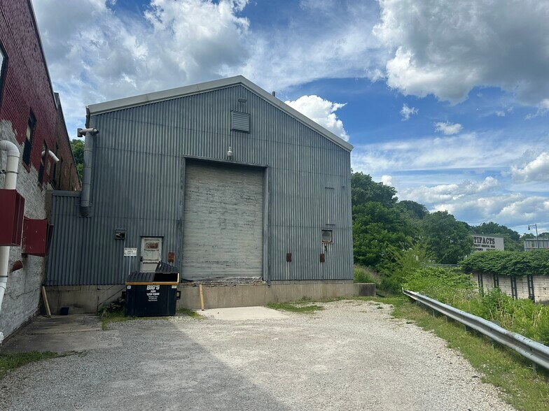 More Photos Of 317-325 S Main St, Pittsburgh Light Manufacturing For Sale