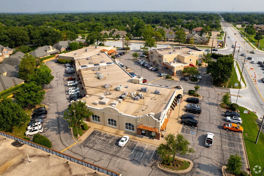 More Photos Of 10031 S Yale Ave, Tulsa Unknown For Lease