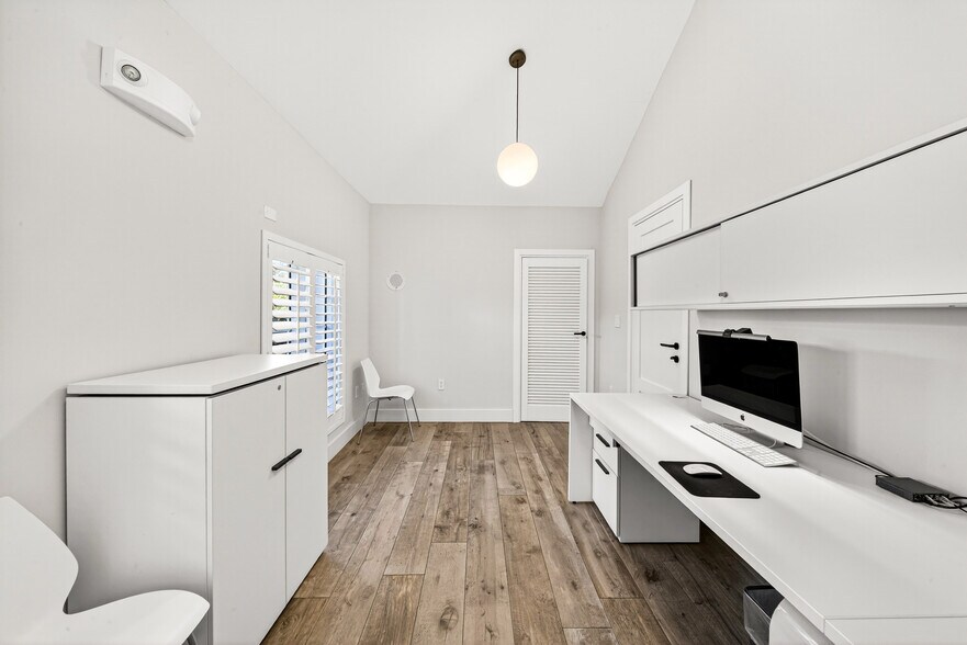 More Photos Of 5801 Biscayne Blvd, Miami Loft Creative Space For Lease