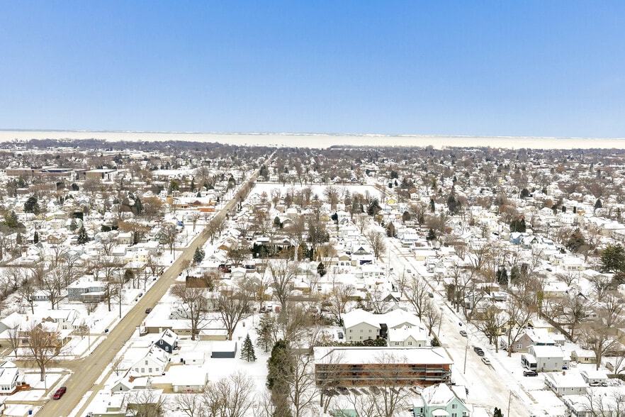 More Photos Of 836 Vine Ave, Oshkosh Apartments For Sale