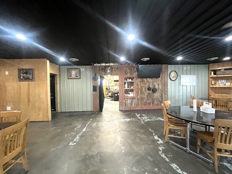 More Photos Of 219 Main St, Hale Flex For Sale