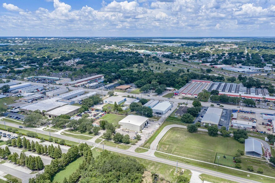 More Photos Of 2205 E Edgewood Dr, Lakeland Freestanding For Lease