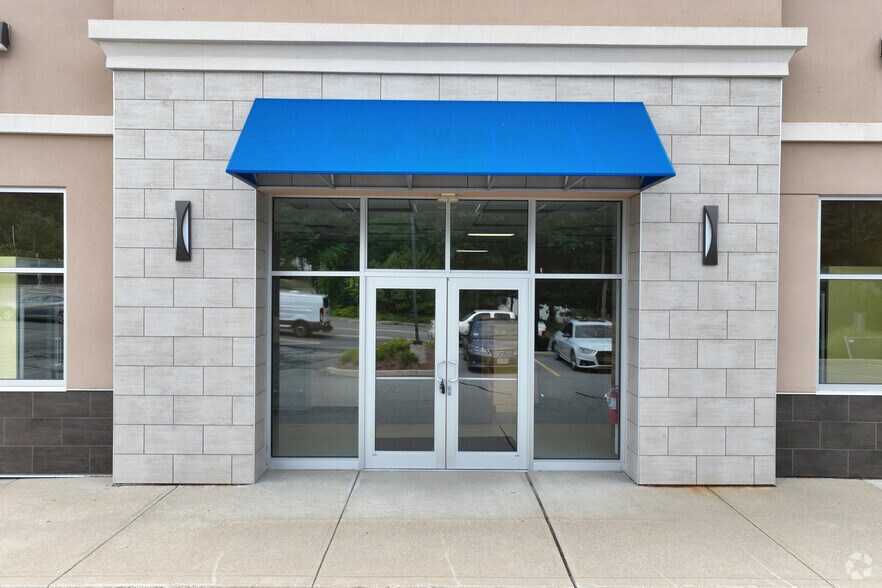 More Photos Of 435 Winthrop Ave, Lawrence Freestanding For Lease