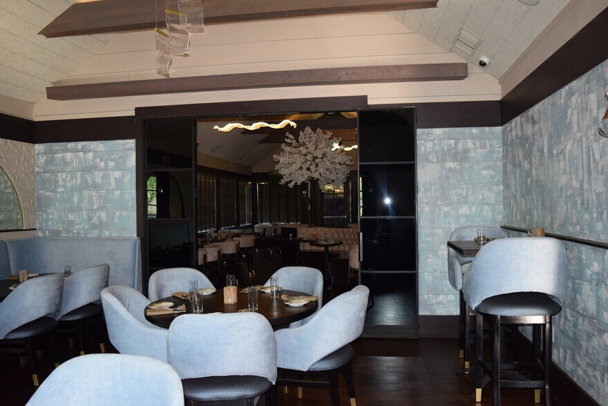 More Photos Of 1105 Canton St, Roswell Restaurant For Sale