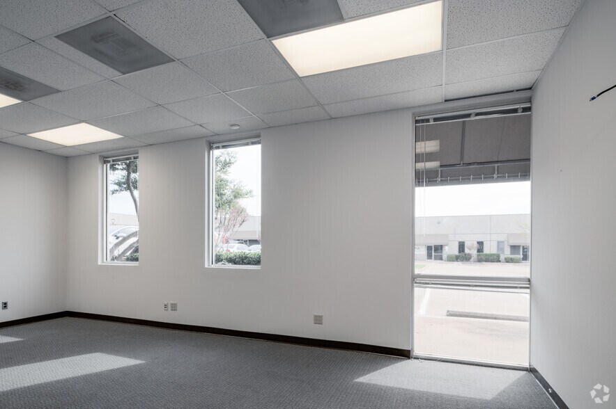 More Photos Of 7415 Whitehall St, Richland Hills Light Distribution For Lease