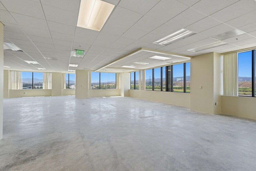 More Photos Of 28515 Westinghouse Pl, Valencia Office For Sale