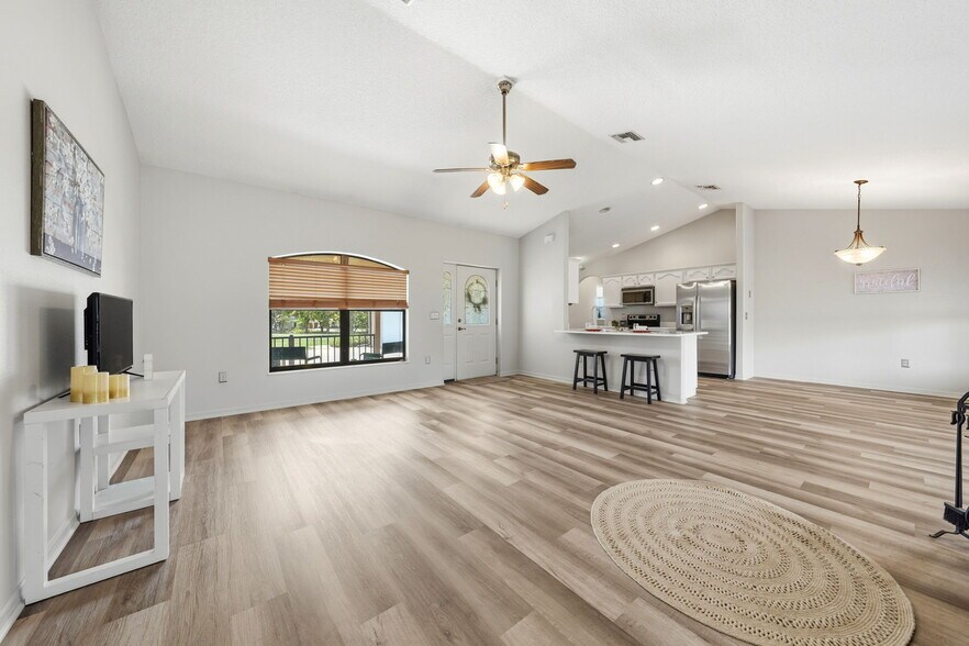 More Photos Of 14433 Lake Yale Rd, Umatilla Land For Sale