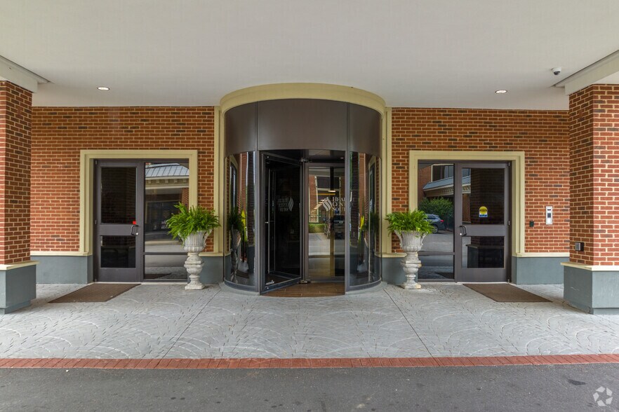 More Photos Of 2826 Ross Clark Cir, Dothan Medical For Lease