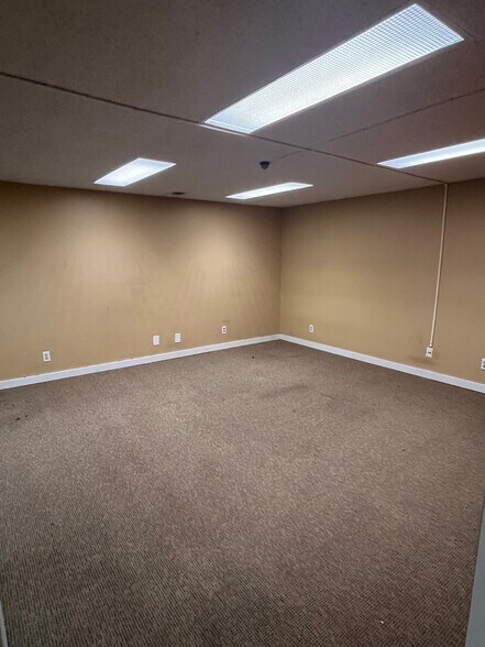 More Photos Of 580 Sunshine Ln, Reno Warehouse For Lease