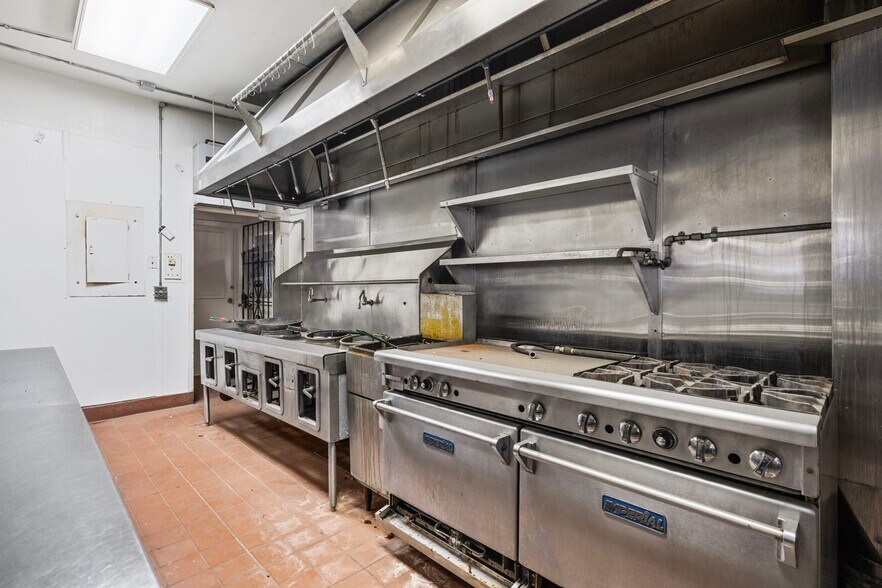 More Photos Of 1005 N El Dorado St, Stockton Hotel For Sale