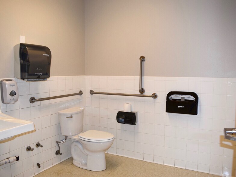 More Photos Of 7107-7221 SW Macadam Ave, Portland Unknown For Lease