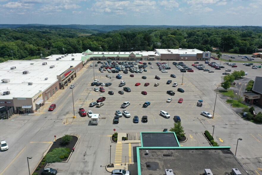 More Photos Of 2546-2586 Constitution Blvd, Beaver Falls Unknown For Lease