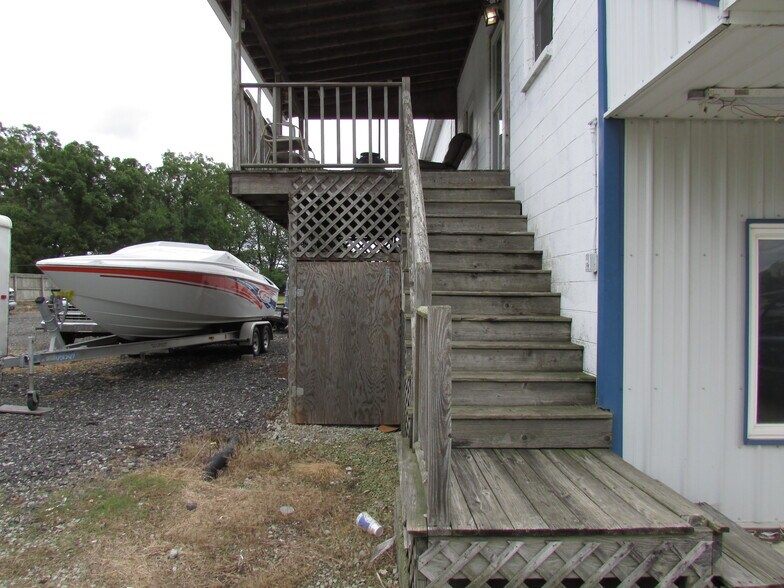 More Photos Of 5982 W State Road 32, Anderson Service Station For Sale